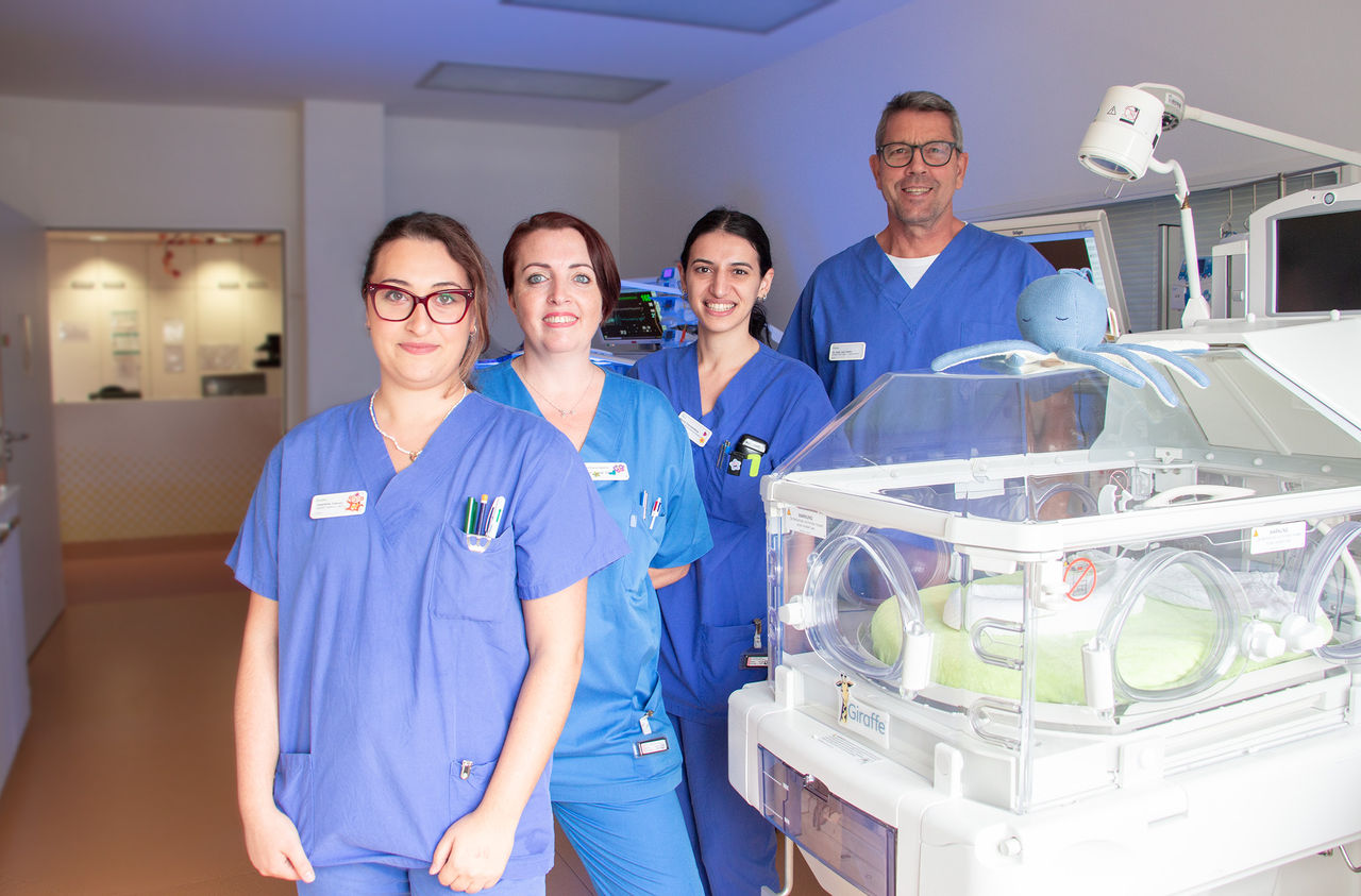 Spitzenmedizin für die Kleinsten: Helios Klinikum Pforzheim übersteigt geforderte Mindestmengen für Frühgeborene
